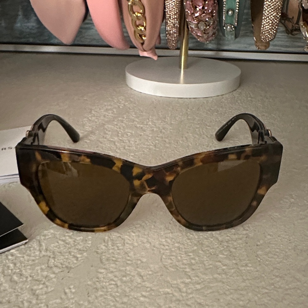 Versace Brown Tortoise Sunglasses - Picture 11 of 14